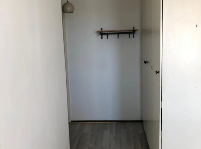 Lovely Within Walking Distance -centre * 波里